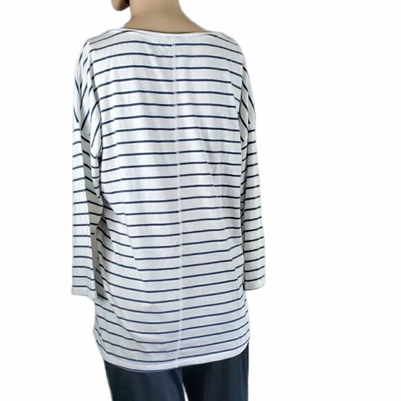 Patagonia White & Blue T-Shirt. - Picture 2 of 4